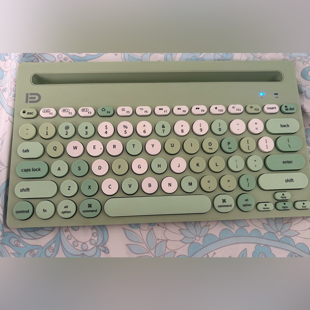 Green 2.4 dual mode Wireless Keyboard